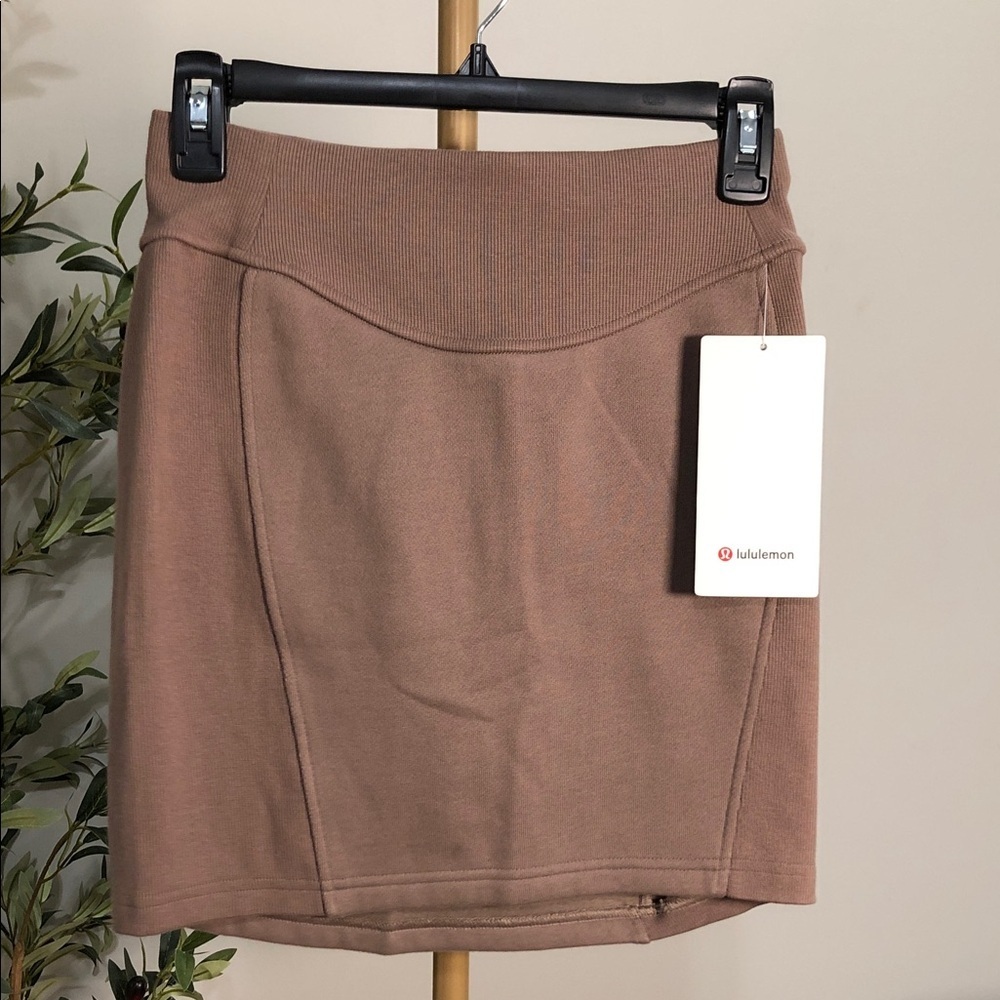 lululemon athletica Women's Brown Mini Skirt (B2)